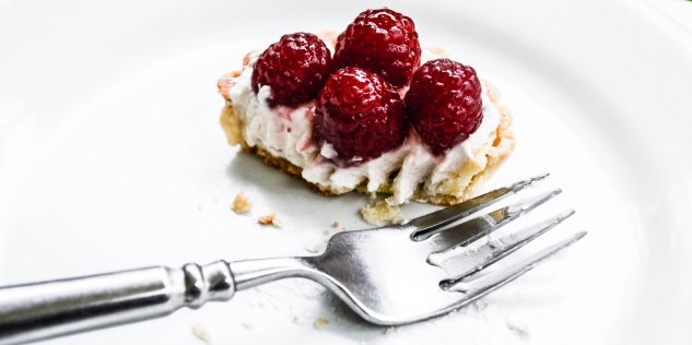 ironstone kitchen - raspberry tart - fork